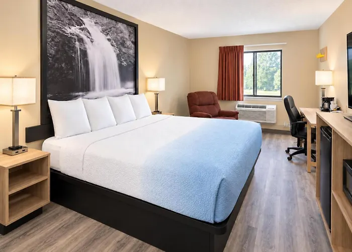 Super 8 By Wyndham Mason City