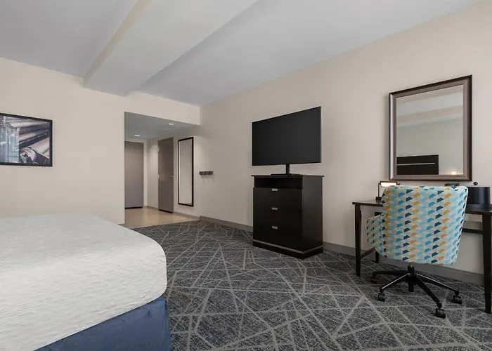 Hampton Inn And Suites Cincinnati - Downtown