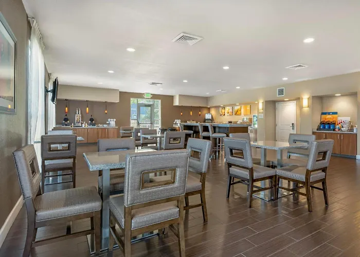 Comfort Suites Woodland - Sacramento Airport