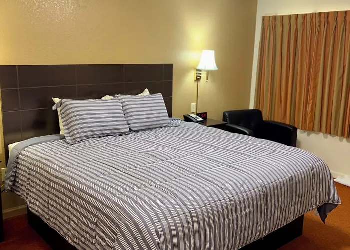 Travelers Inn