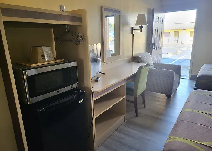 Budget Host Inn Bristol