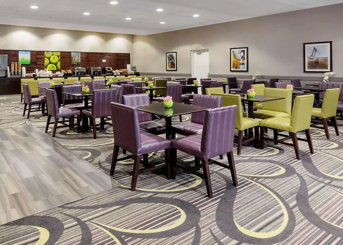 La Quinta By Wyndham Clifton/Rutherford