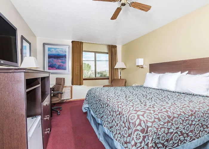 Days Inn By Wyndham Pueblo