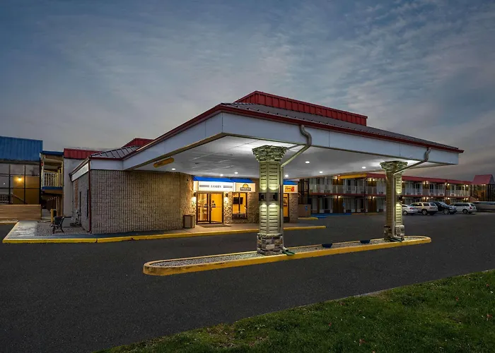 Super 8 By Wyndham Perrysburg-Toledo