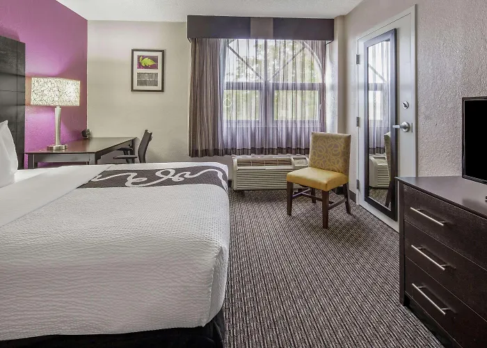 La Quinta By Wyndham Miami Lakes