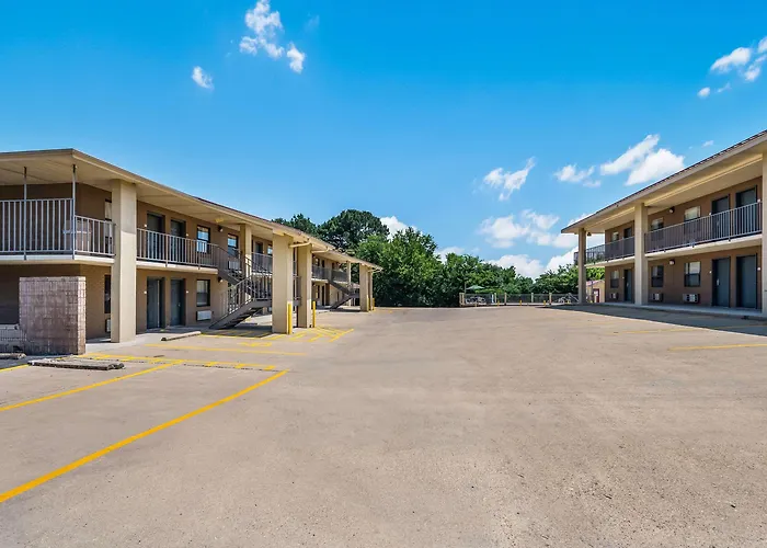 Quality Inn & Suites Hot Springs-Lake Hamilton