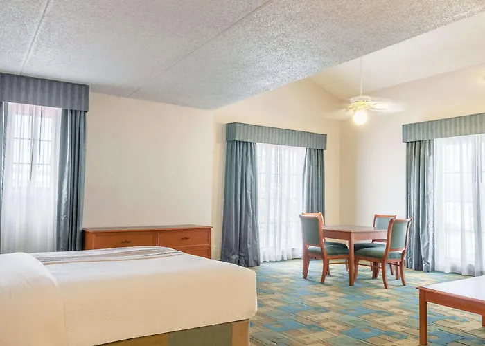 La Quinta Inn By Wyndham New Orleans West Bank / Gretna