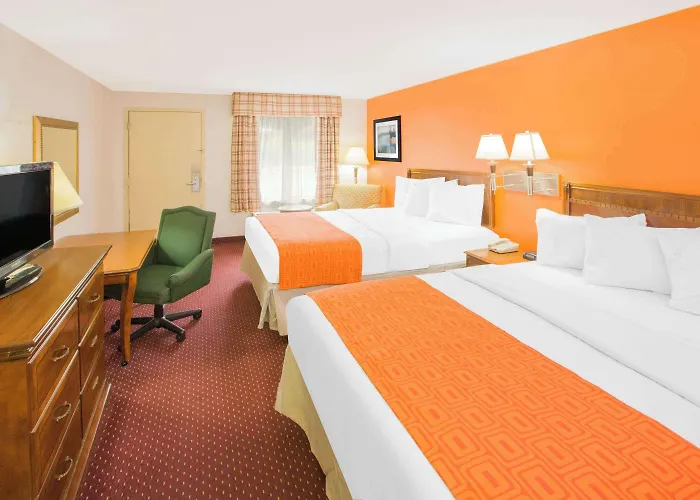 Howard Johnson By Wyndham Dothan