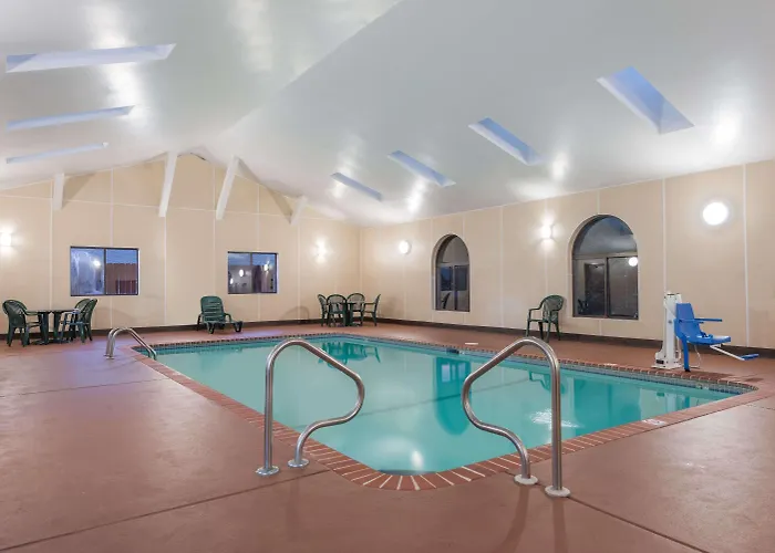 Super 8 By Wyndham St Charles