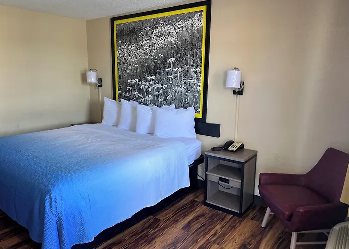 Super 8 By Wyndham Lumberton Nc
