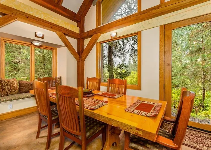 Handcrafted Girdwood Cabin Above A Quiet Pond