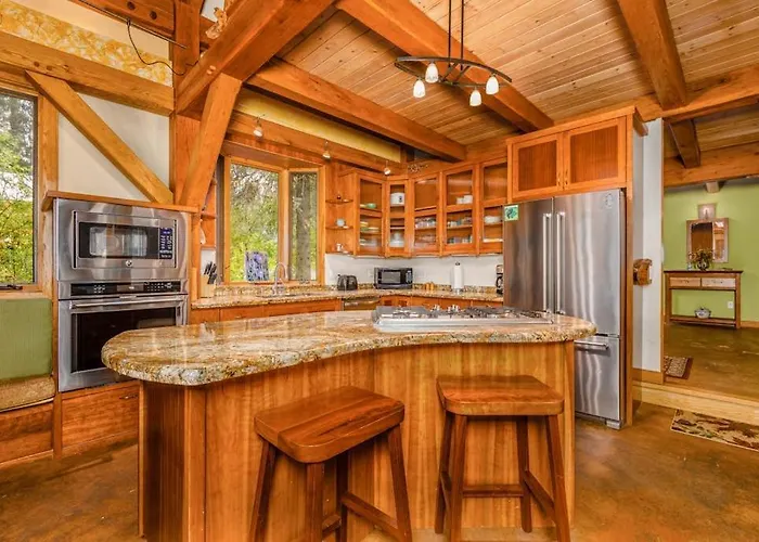 Handcrafted Girdwood Cabin Above A Quiet Pond