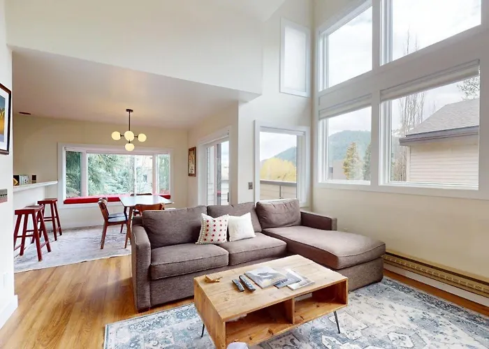 Knob Hill Ridge Townhome 1