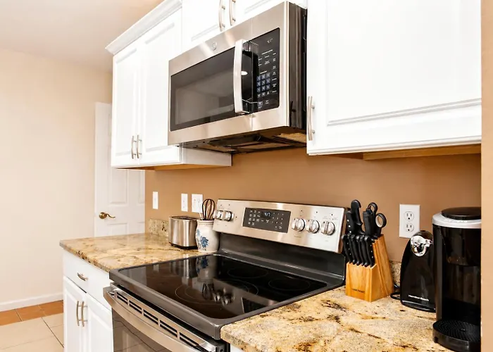 3 Bedrooms 2 Baths Pool Home Available For Longer Stays!!!