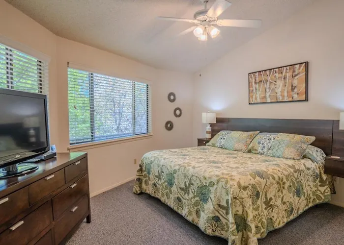 Lakefront Bungalow - Community Pool/Hot Tub #6