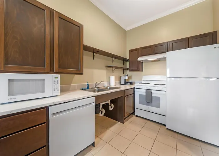 Best Western Plus Grapevine Inn