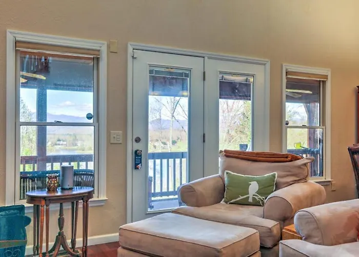 Hillcrest Hideaway