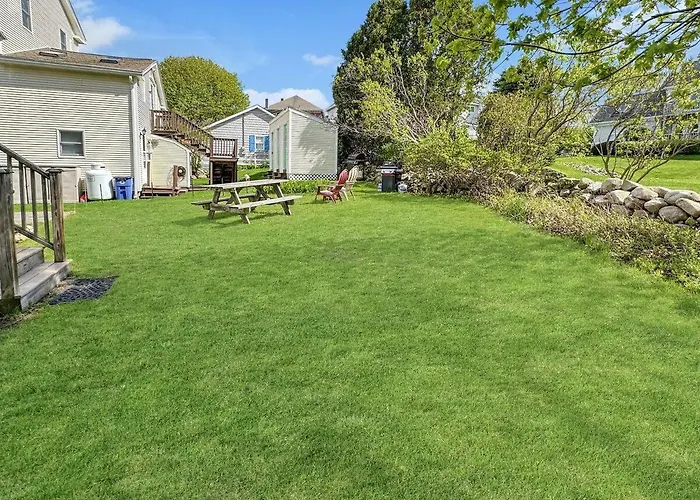 Cozy Cottage By The Sea
