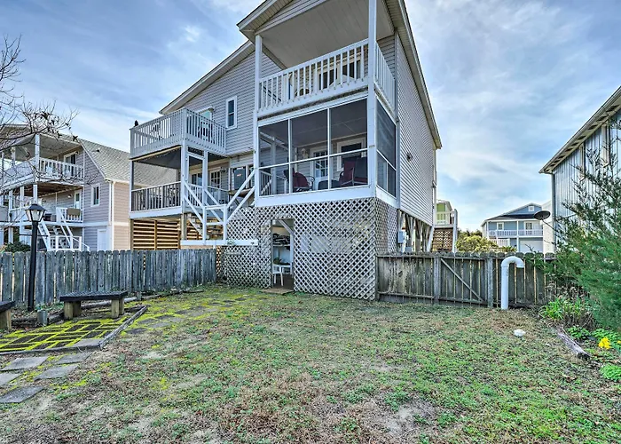 Holden Beach Vacation Rental: Short Path To Beach!
