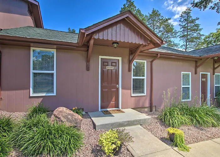 'Turtle Rock' - Ironton Cabin W/ Furnished Patio!