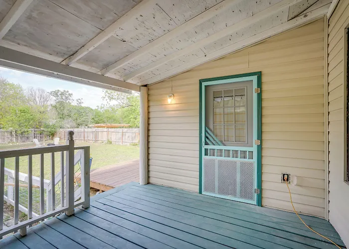 Kerrville Vacation Rental Across From River Trail!