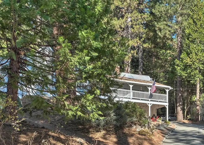 Snowy Cabin: Generator, Firewood & Hwy 108