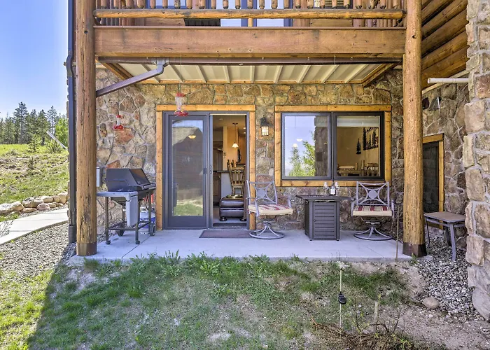 Peaceful Fraser Condo W/ Patio - By Hiking Trails!
