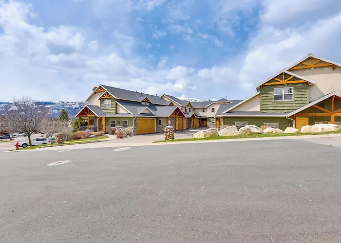 Eden Townhome W/ Mtn View + Shuttle To Powder Mtn!