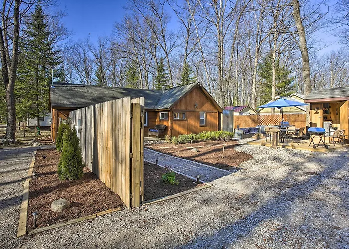 'Work, Play & Get Away Cabin' Near Higgins Lake!