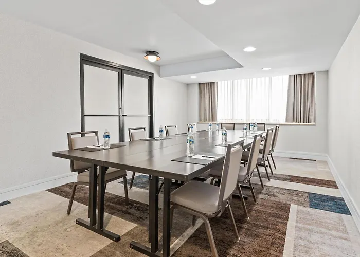 Hilton Arlington National Landing