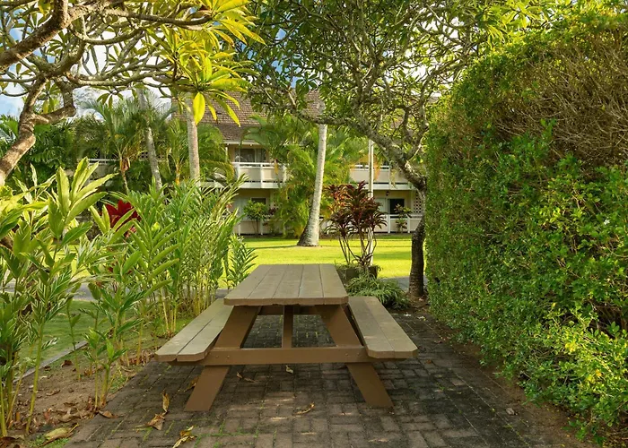 Plantation Hale Suites