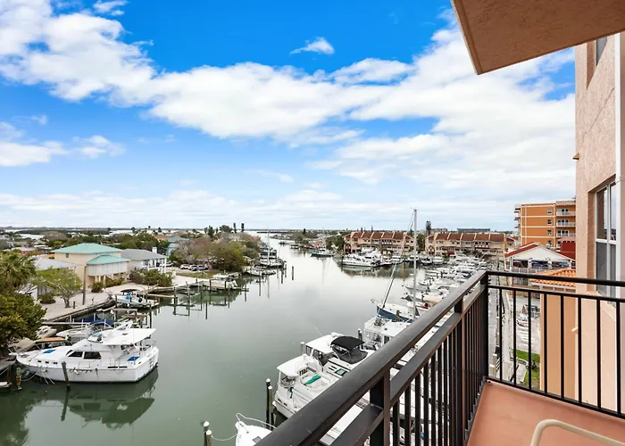 Madeira Bay Resort #501 - One-Bedroom Condo With Balcony & Pet-Friendly Comfort