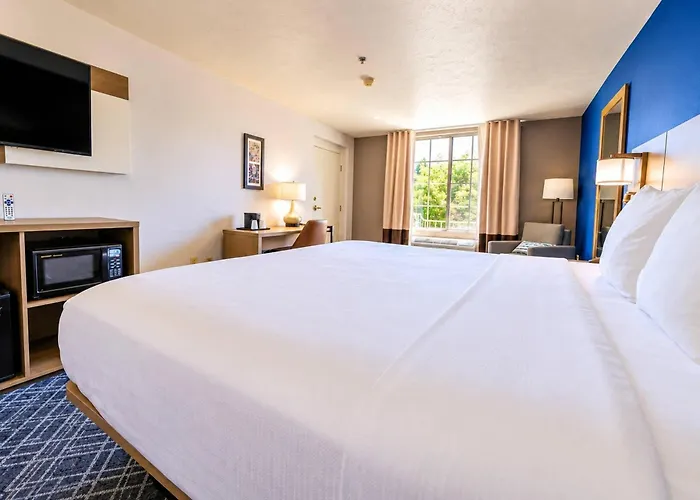 Comfort Inn & Suites Lancaster Antelope Valley