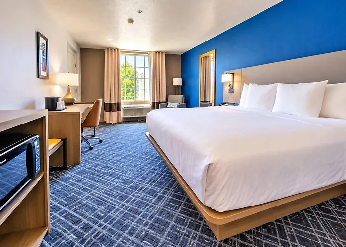 Comfort Inn & Suites Lancaster Antelope Valley