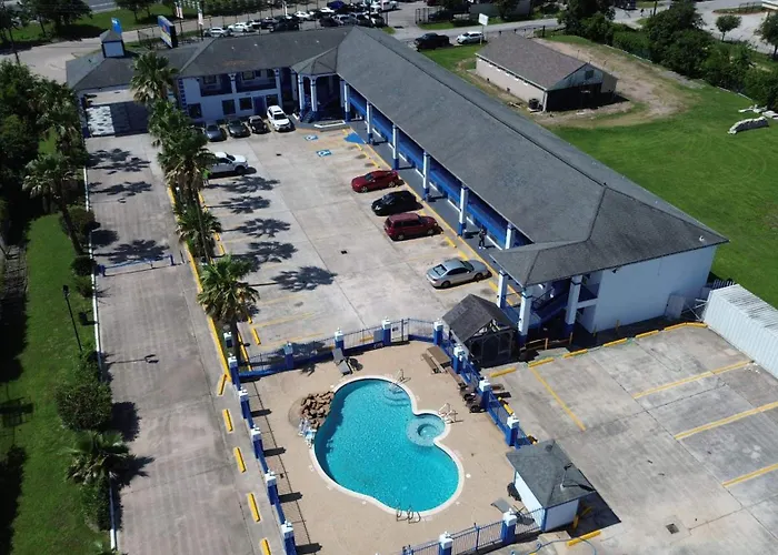 Sunrise Inn & Suites