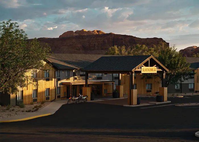 Slackline Moab, Outset Collection By Hilton