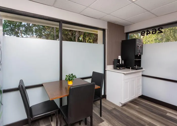 Days Inn By Wyndham Gainesville Hospital - University Area
