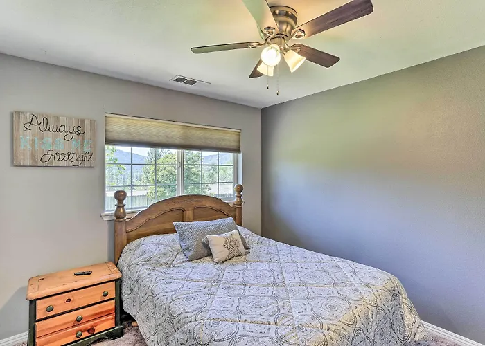 Private Pool & Game Room: Family Weaverville Gem