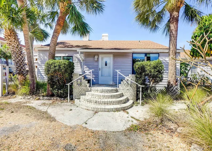 Indian Rocks Beach Cottage, Walk To Beach!