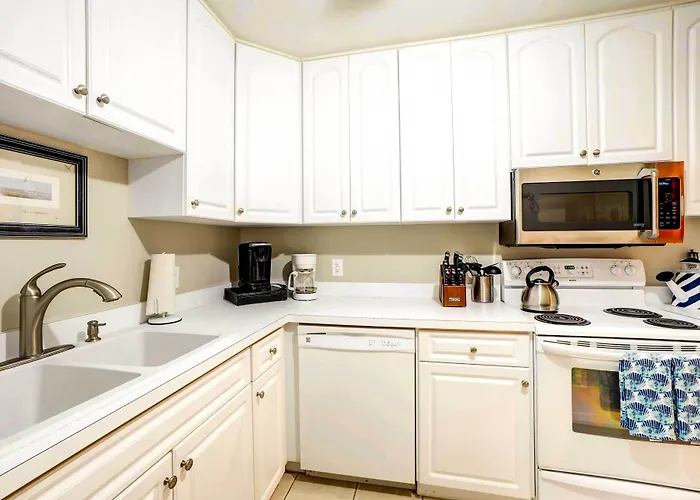 Indian Rocks Beach Cottage, Walk To Beach!