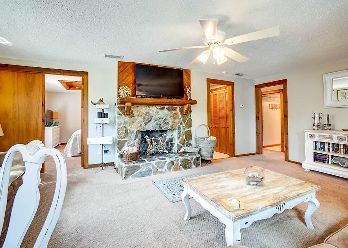 Indian Rocks Beach Cottage, Walk To Beach!