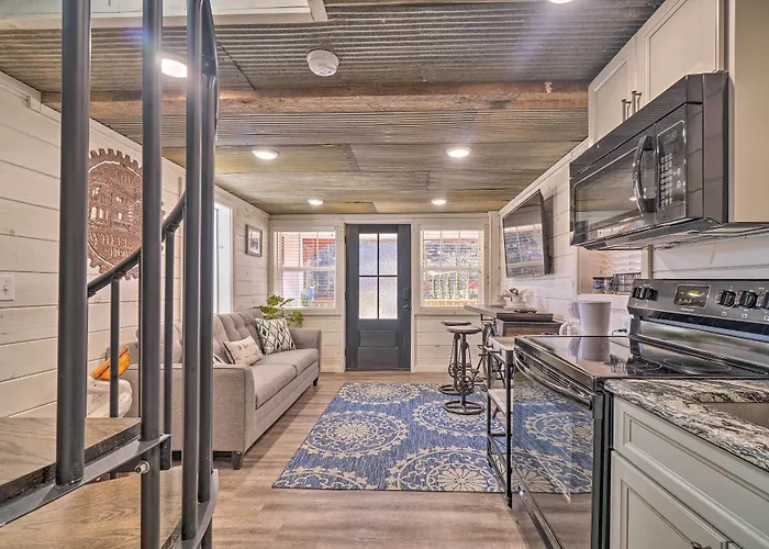 Peaceful Cookeville Cabin In Unique Setting
