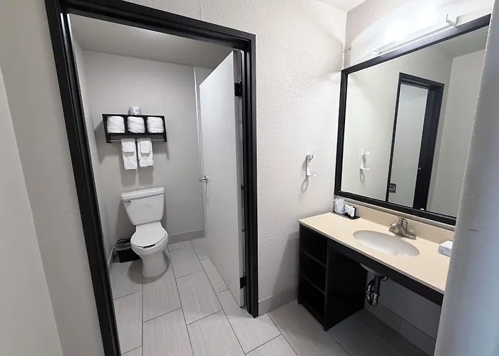 Baymont By Wyndham Henderson-Northeast Denver