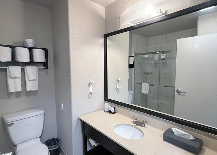 Baymont By Wyndham Henderson-Northeast Denver