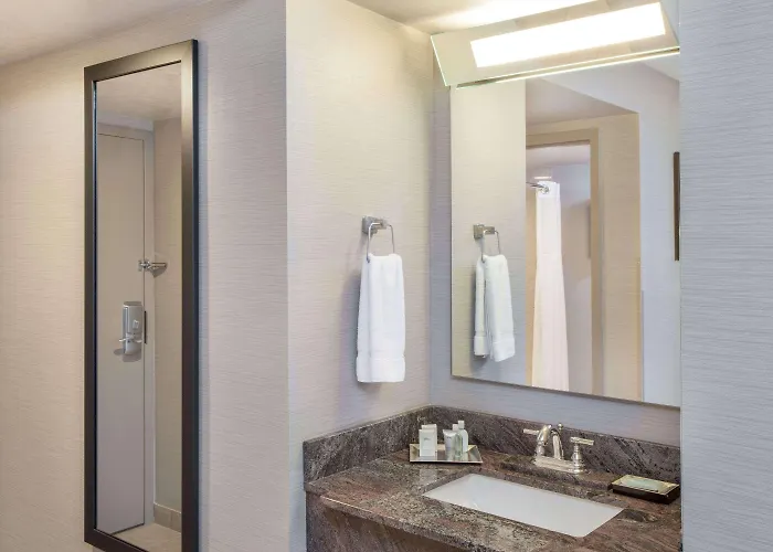 Wyndham Garden Elk Grove Village - O'Hare