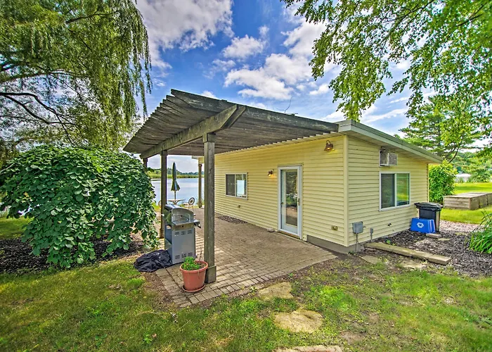 Rock River Access! Peaceful Horicon Studio