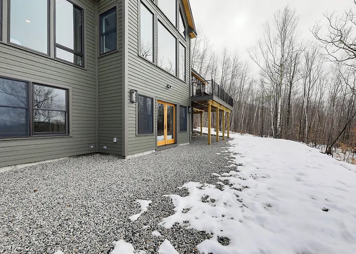 Mountain-View Home In Stoneham W/ Hot Yoga Studio!