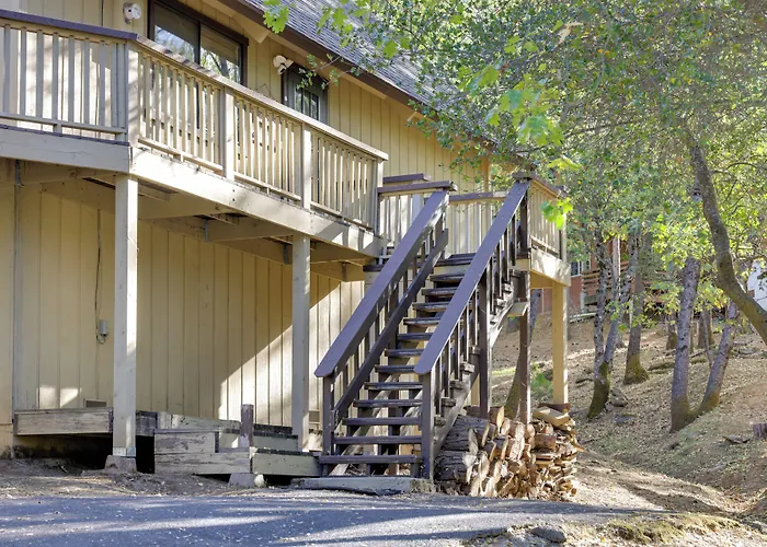 Spacious Groveland Cabin W/ Wraparound Deck!