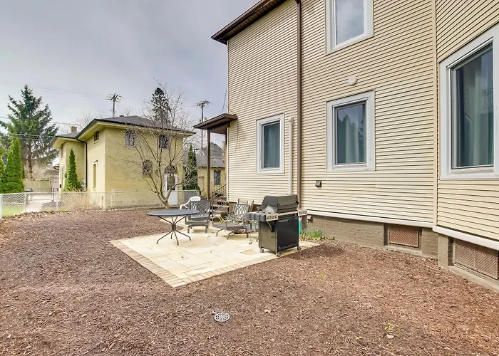 Updated Sheboygan Home W/ Porch < 1 Mi To Beach