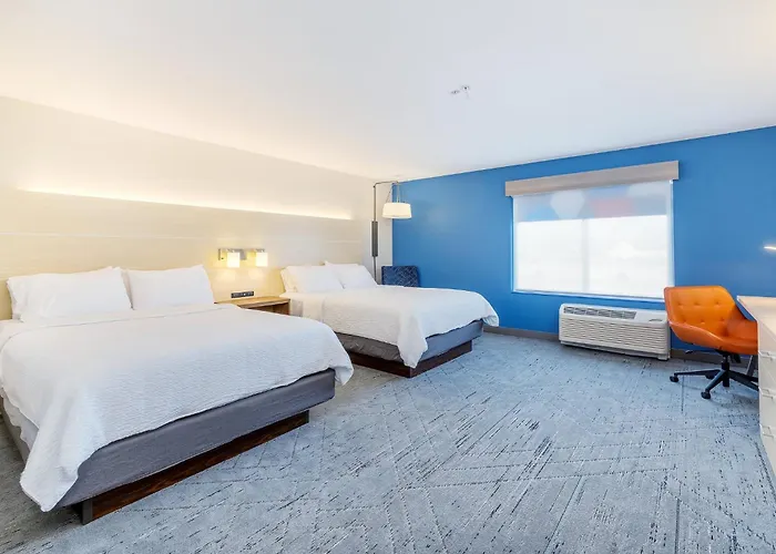 Holiday Inn Express & Suites - Medford By Ihg